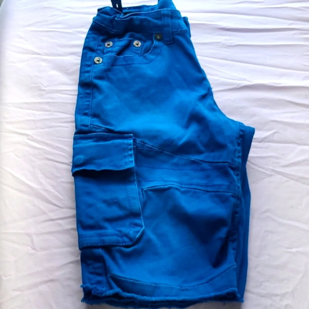 TRUE RELIGION CUTOFF JEANS BOYS BLUE CARGO SHORTS SIZE 10. B'92 - Picture 3 of 10